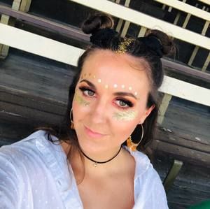 Meet your Posher, Olivia 'dolly'